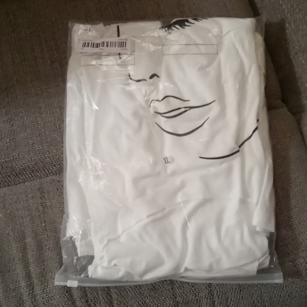 Woman's top - Picture 4 of 4